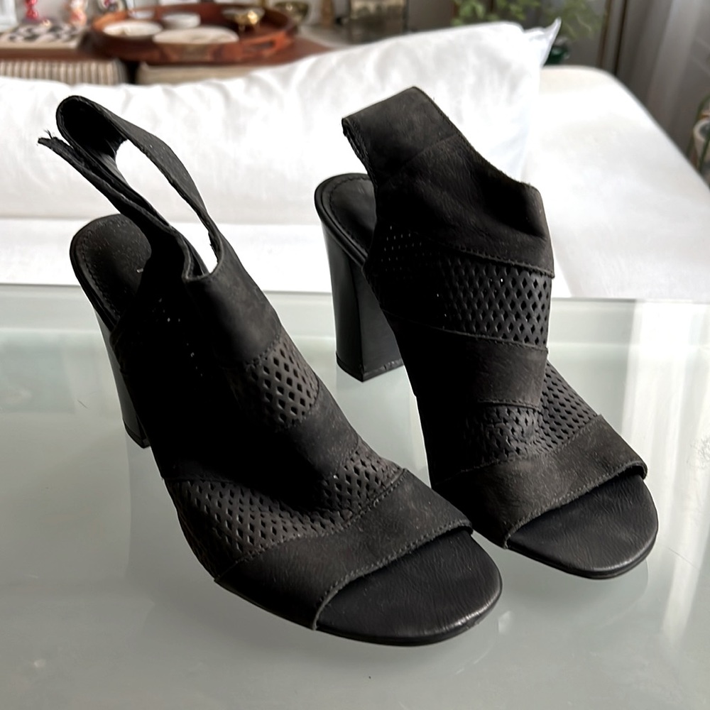 Franco Sarto leather Jalia 4” Sandal. Women’s Sz.8